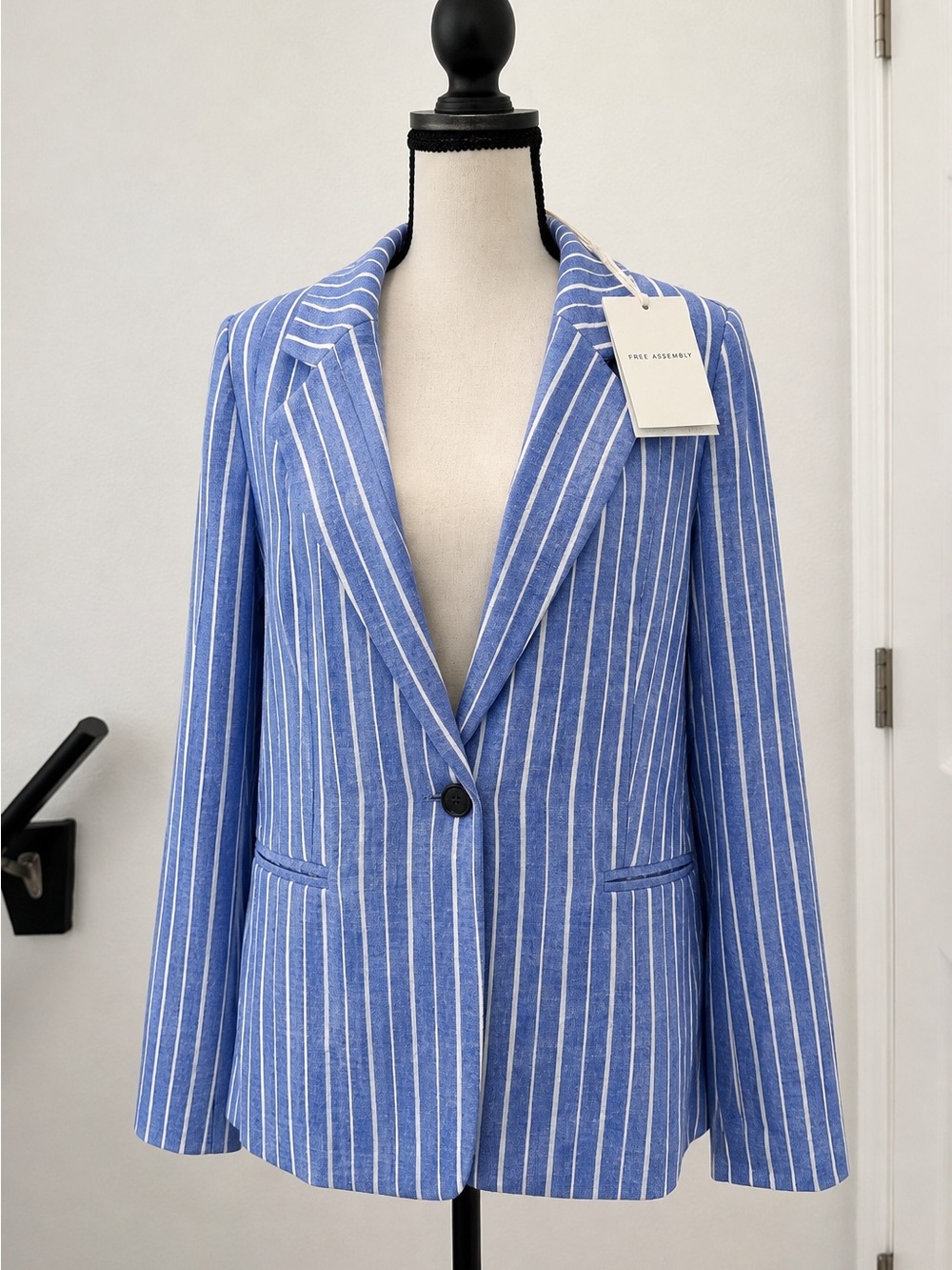 Free Assembly Blue Stripe Linen Blend Blazer – Size M